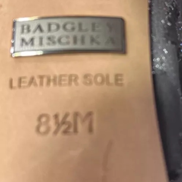 Badgley Mischka GRAY PUMPS FORMAL Satin Silver Glitter Peep-toe 8.5 M, STILETTOS - Picture 10 of 10